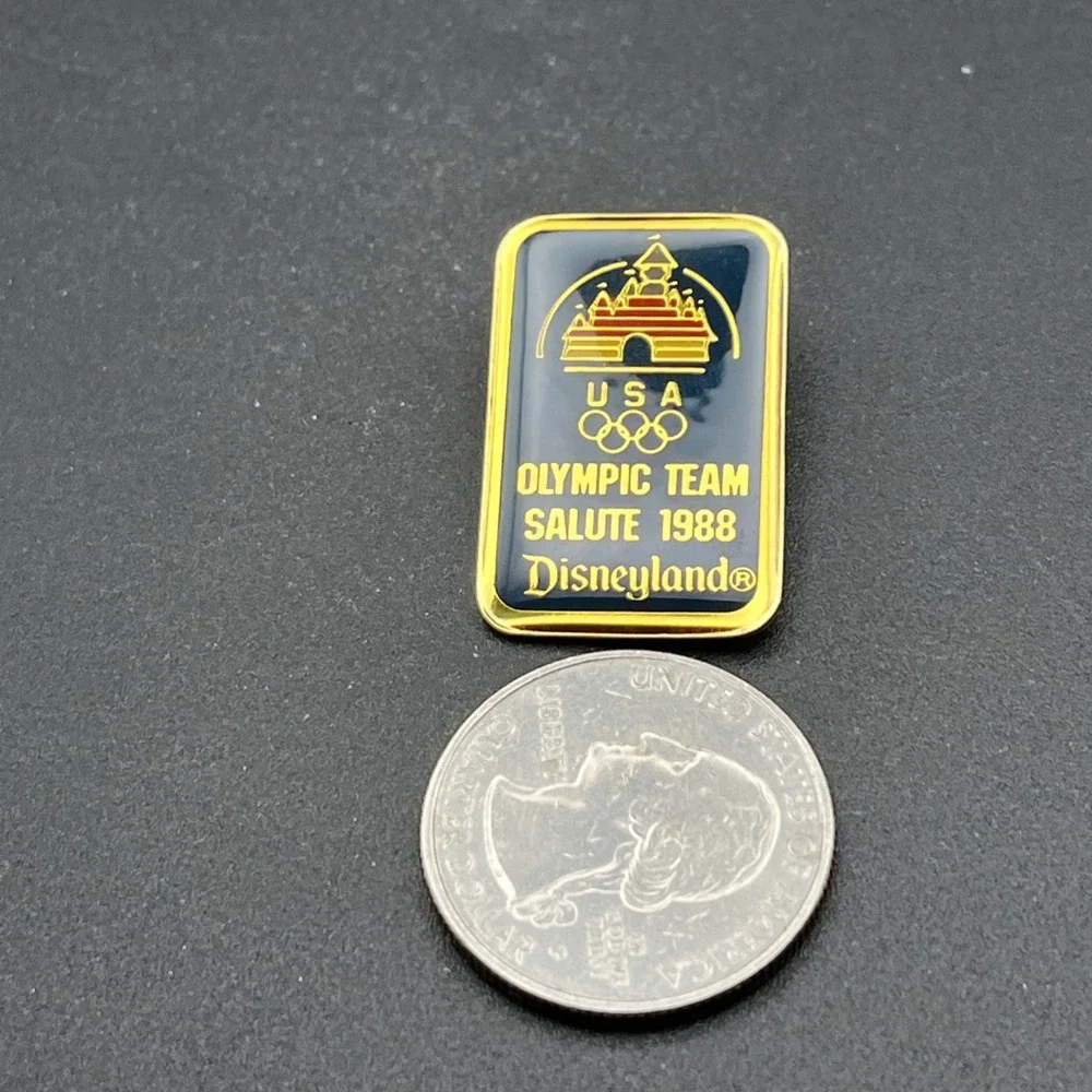 1988 Seoul Olympics Disneyland Olympic Team Salute‎ Team USA Lapel Hat Pin